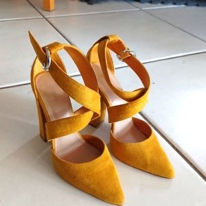 🟠 Forever21 Mustard/Yellow Suede Shoes 🟠